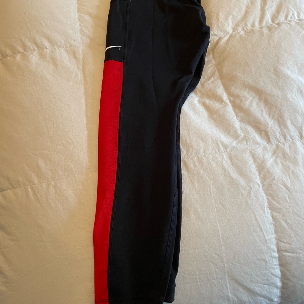 NIKE leggings Sz SMALL. Never worn
